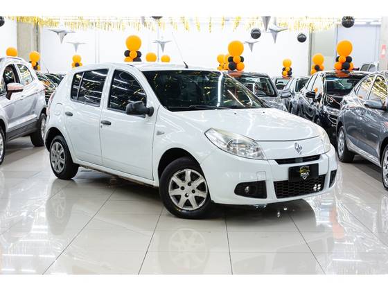 RENAULT SANDERO 1.0 AUTHENTIQUE 16V FLEX 4P MANUAL RENAULT SANDERO 1.0 AUTHENTIQUE 16V FLEX 4P MANUAL